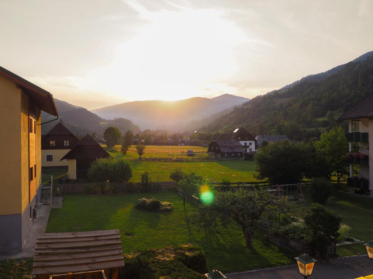 Ottl'S Appartements Mit Kreischbergblick Sankt Lorenzen ob Murau Bagian luar foto
